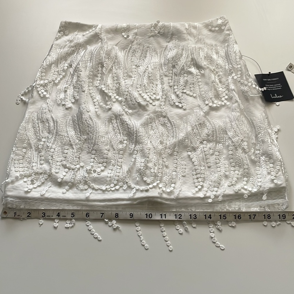 Lulus Women’s White Fringe Skirt‎ Large NWT - Picture 7 of 8